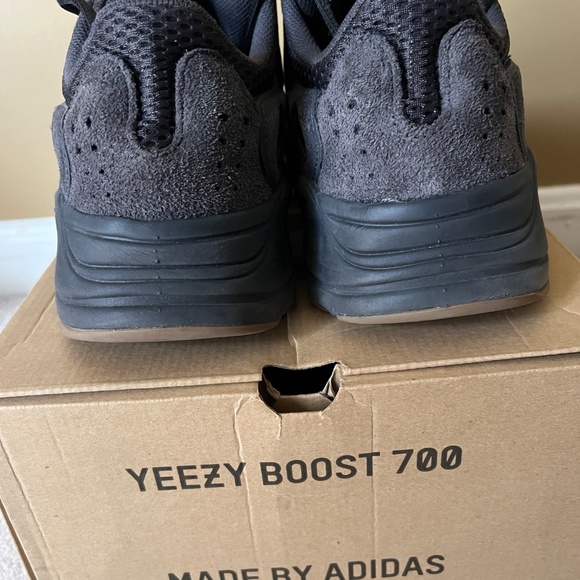 Yeezy Boost 700 Utility Black Size US 11.5 - Picture 4 of 10
